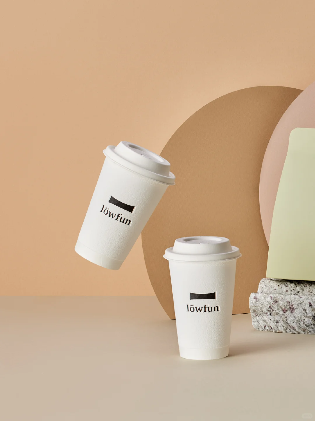 Custom paper coffee cup with lid for beverage packaging
