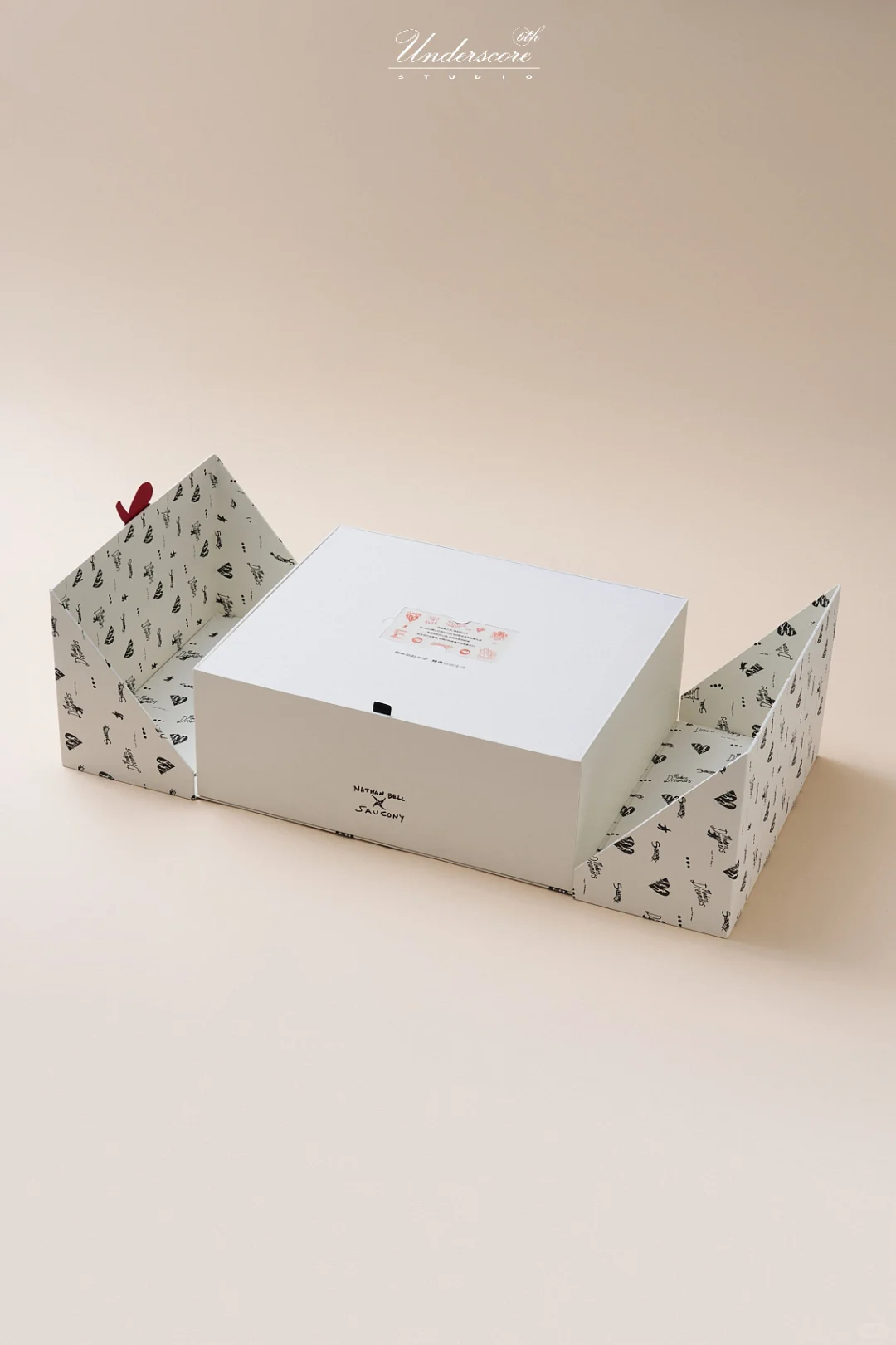 double door magnetic gift box with inner tray 2