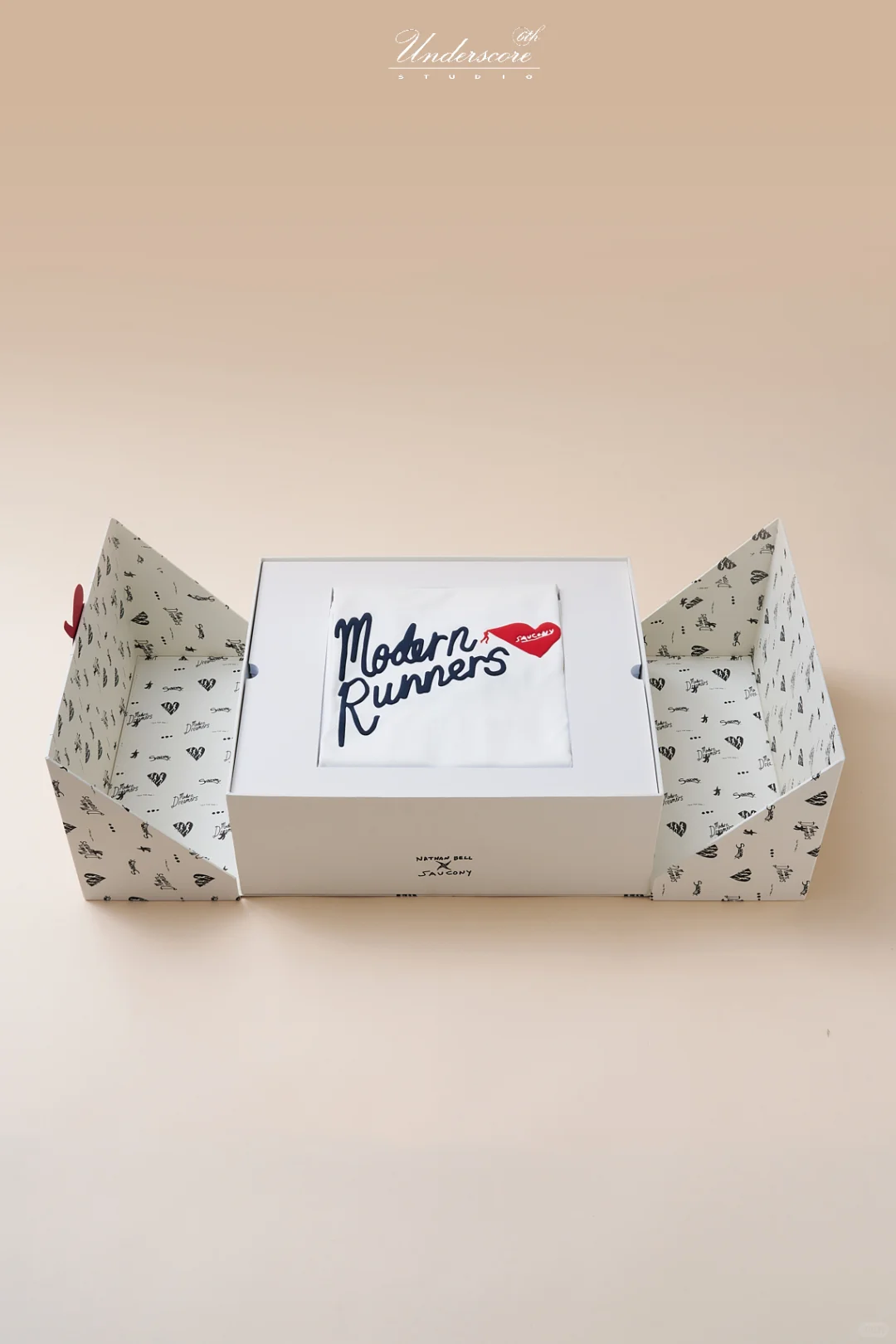 Double door magnetic gift box with custom inner tray, premium rigid packaging for brand gift sets